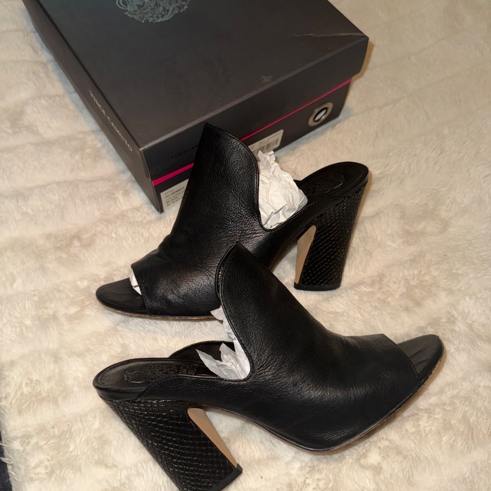 Shoes - Picture 5 of 6